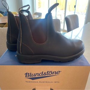 - Blundstone 500 Brown Leather NWOT color Stout Brown with box size 8 men